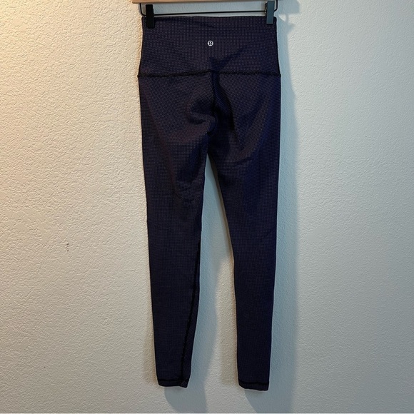 Women’s Lululemon purple athletic full length leggings size 8 - Picture 5 of 7